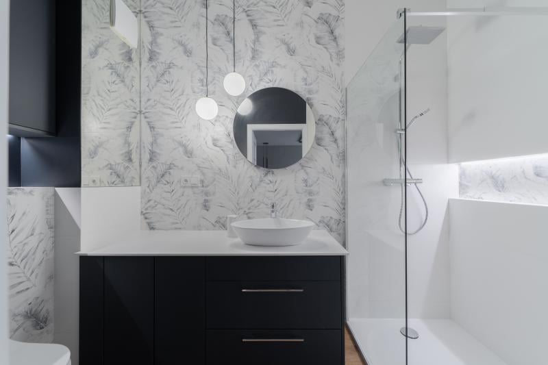 Installation douche moderne, les tendances et techniques à connaître absolument