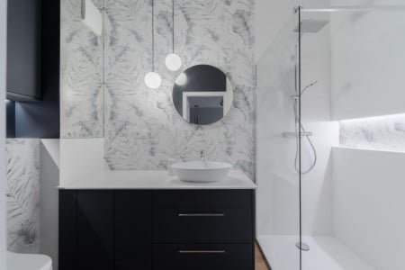 Installation douche moderne, les tendances et techniques à connaître absolument