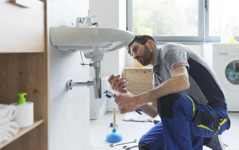 Pose de lavabo réussie, nos conseils pour éviter les erreurs courantes
