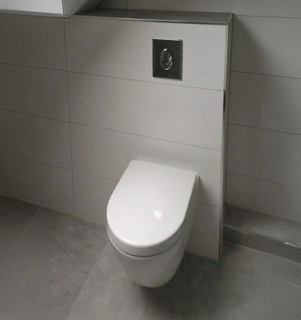 Salle de bains moderne avec douche italienne et meuble vasque double