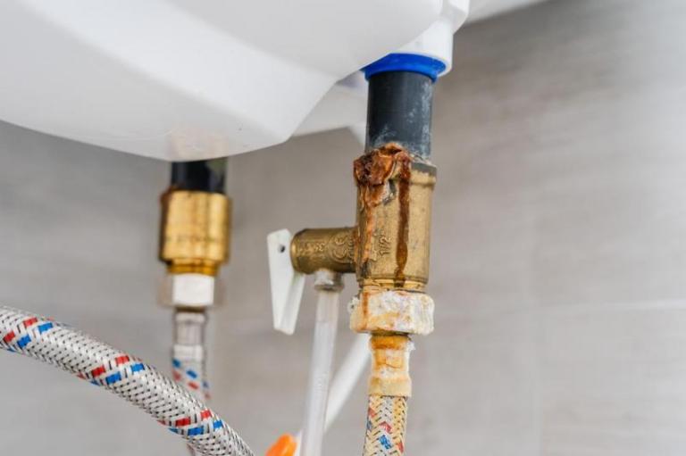 Dépannage sanitaire d'urgence, maîtrisez les solutions professionnelles